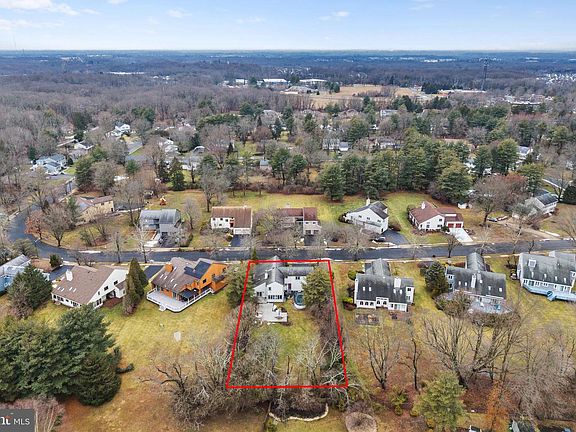 4th image of 24 Indian Run Rd