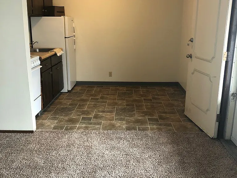 1553 E Ave NE — Photo 11