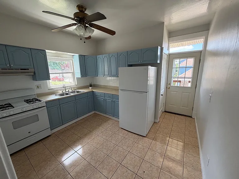 1669 New Haven Ave #1 — Photo 11