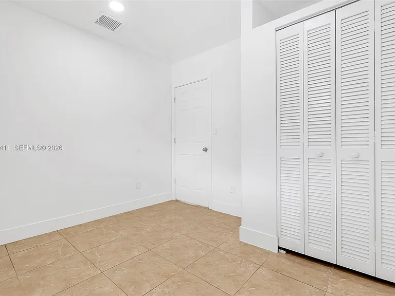 6101 SW 24th St — Photo 18