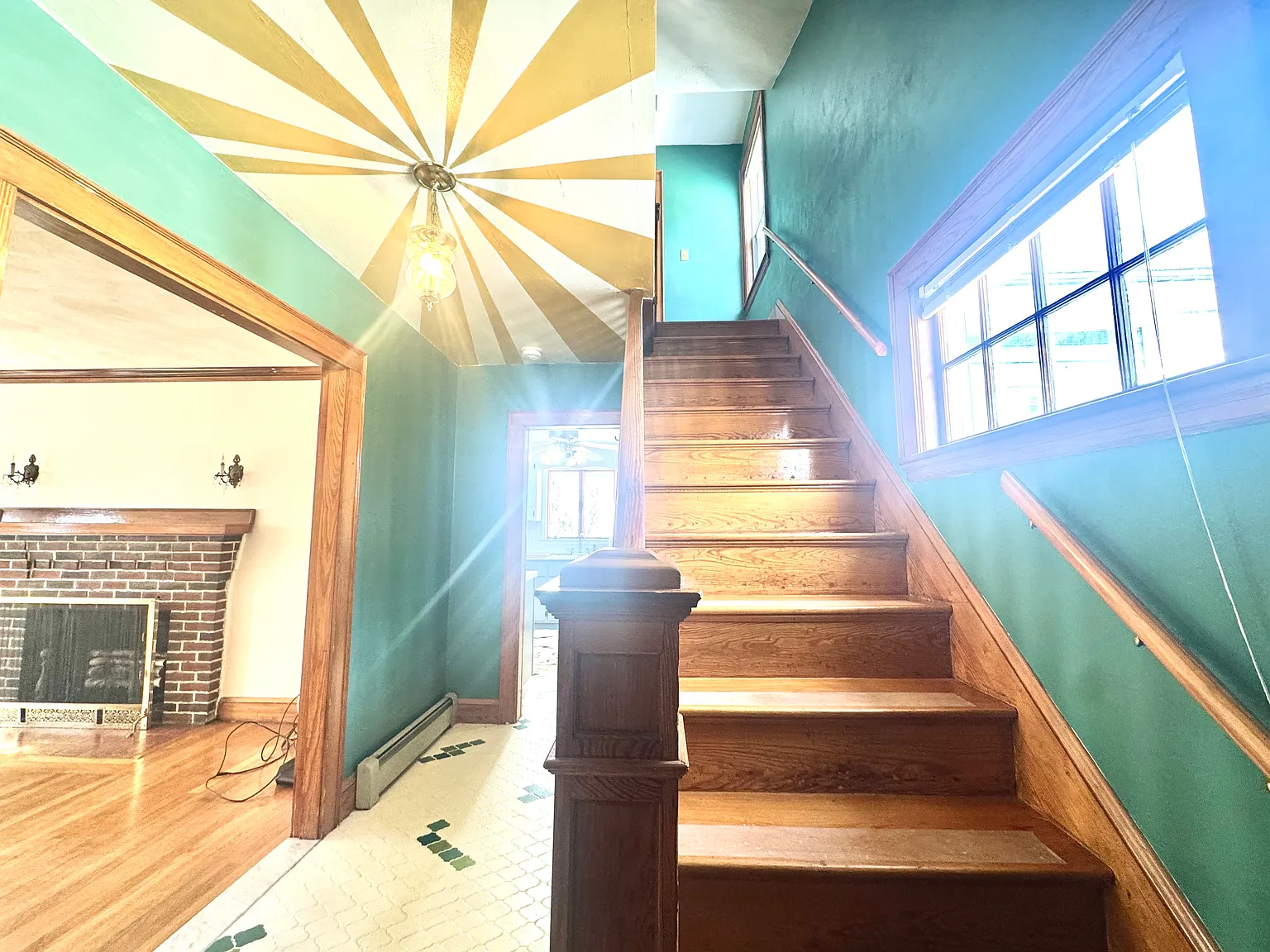 3 bed, 1.5 bath, 1700 sqft, $4,400 — Photo 2