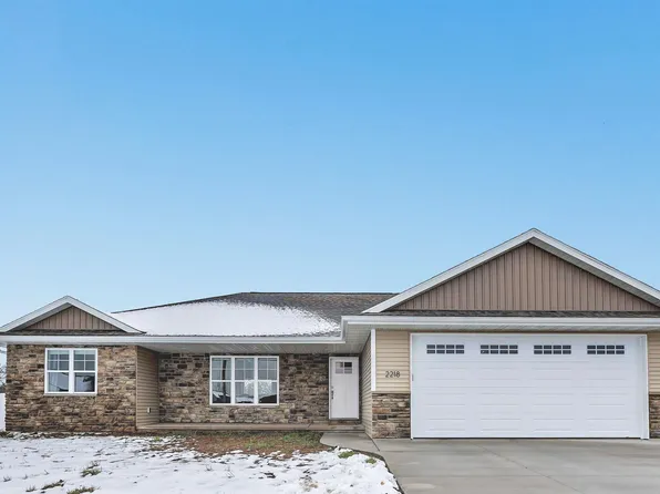 2218 Fox Point Ct, De Pere, WI 54115