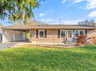 112 McCabe Dr, Streamwood, IL