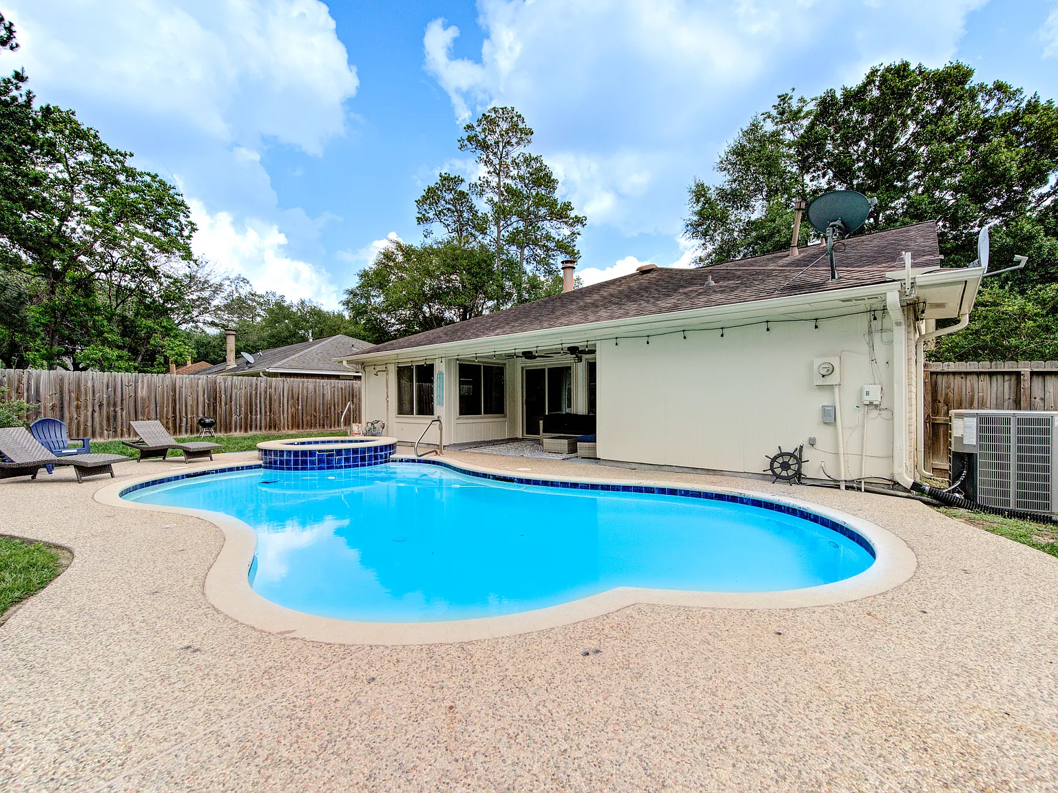 9126 Benwick Dr — Photo 4