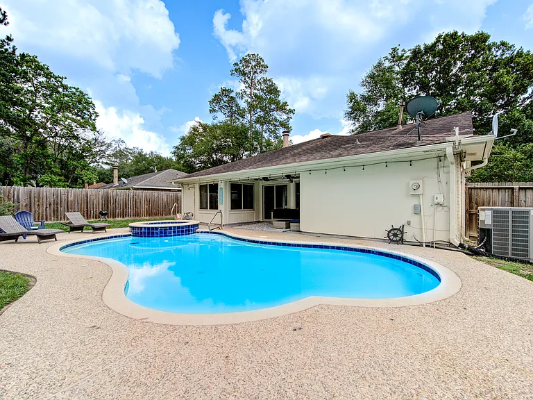 9126 Benwick Dr — Photo 4