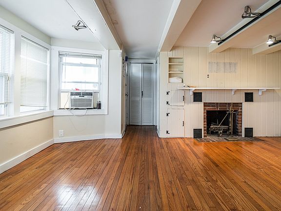 3rd image of 9 Maple St