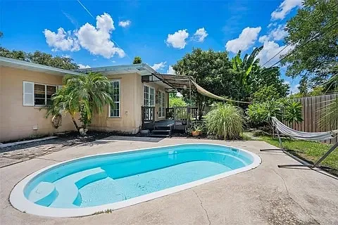 1820 Oak Ln — Photo 12