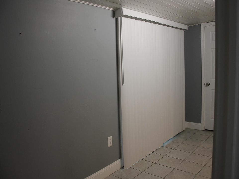 Sliding glass door to porch - 1of2