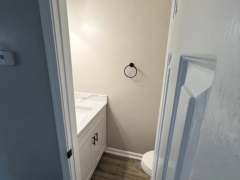 755 Huntly Dr — Photo 16