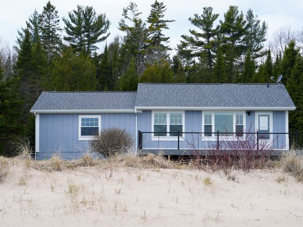 1220 N Lake Huron Shore Dr, Harrisville, MI 48740