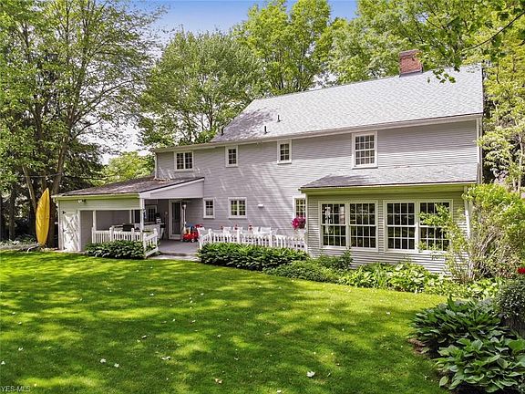 2nd image of 203 Brookpark Dr