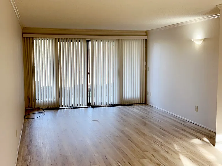 103 La Villa Dr — Photo 5