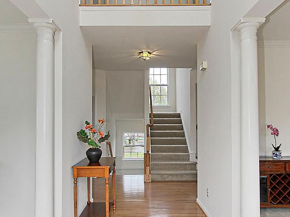 4th image of 10520 Wharfdale Pl
