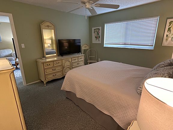 5th image of 170 Turtle Lake Ct APT 304