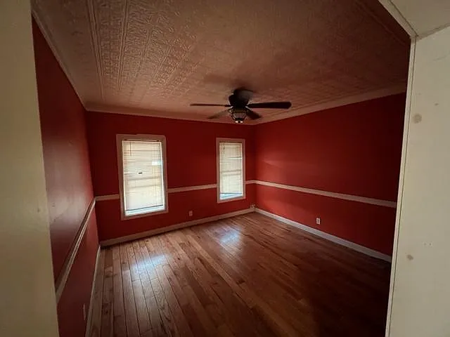 204 Seneca St — Photo 5