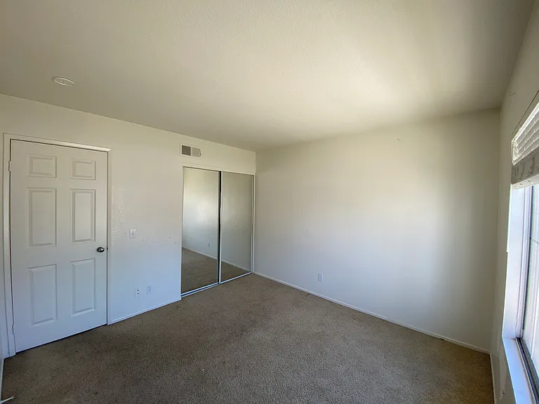 2100 Glenwood Ave — Photo 9