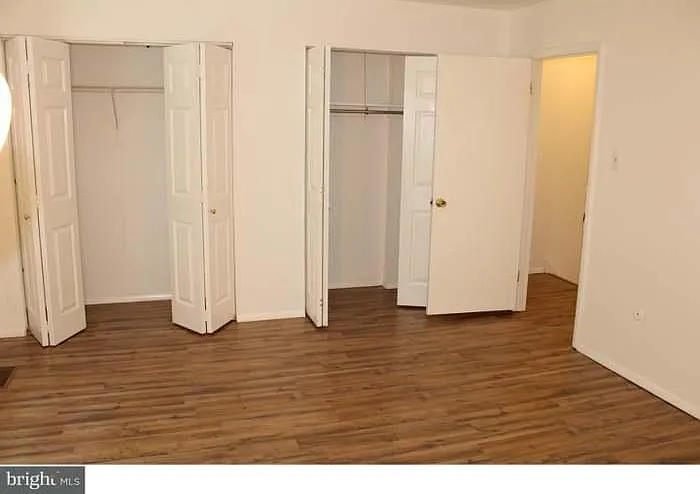 545 W Marshall St — Photo 2