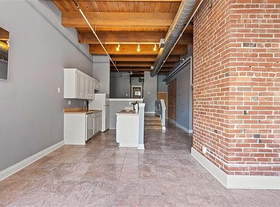 5th image of 706 Broadway Blvd APT 201