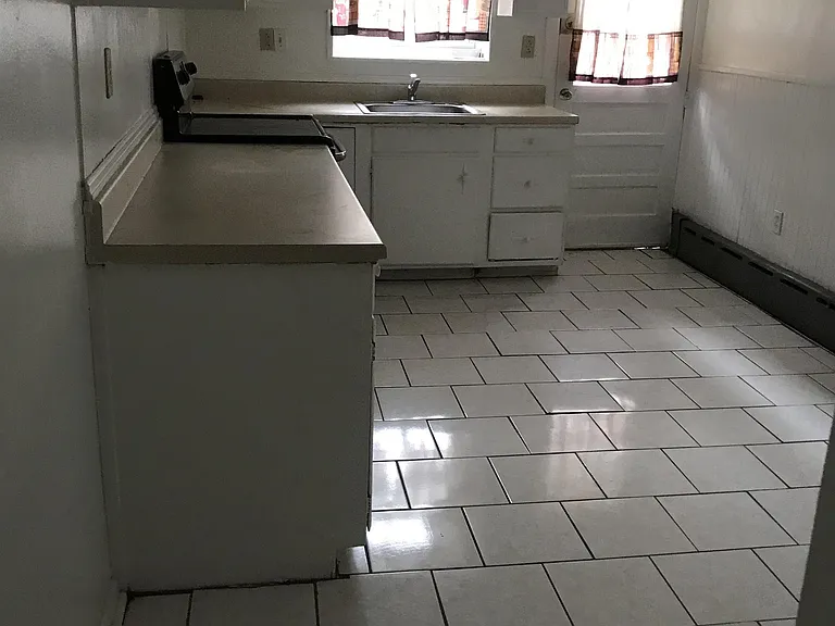 6105 Torresdale Ave — Photo 2