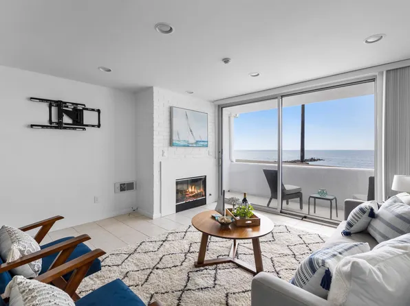 615 Esplanade Unit 105, Redondo Beach, CA 90277