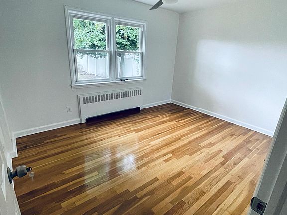 5th image of 35 N Kensington Ave