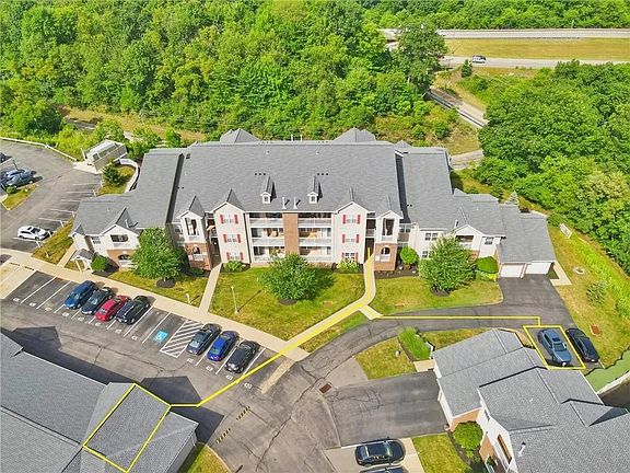 2nd image of 412 Stockton Rdg