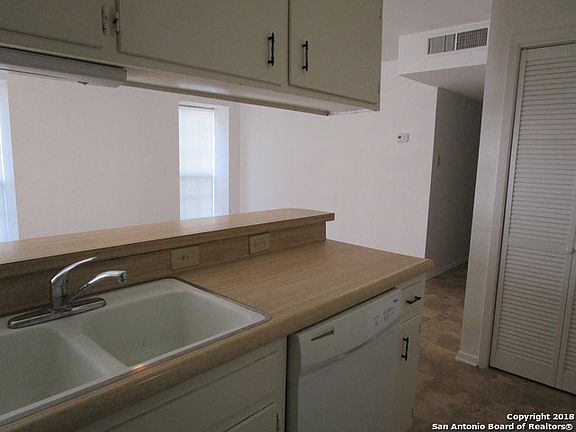5th image of 1034 Fabulous Dr APT C