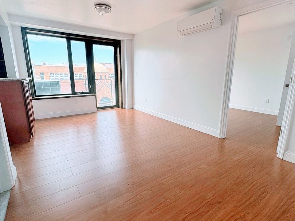 1st image of 30-63 31st St #603