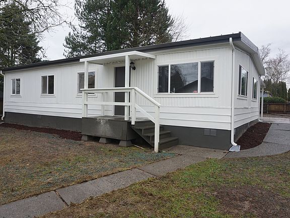 3rd image of 2609 NW 105th Cir