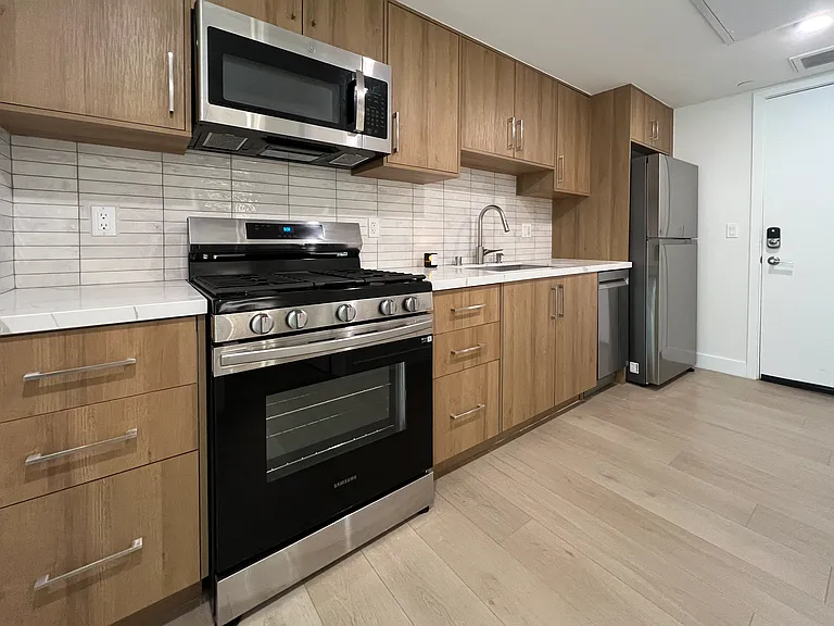 941 N Martel Ave #102 — Photo 5