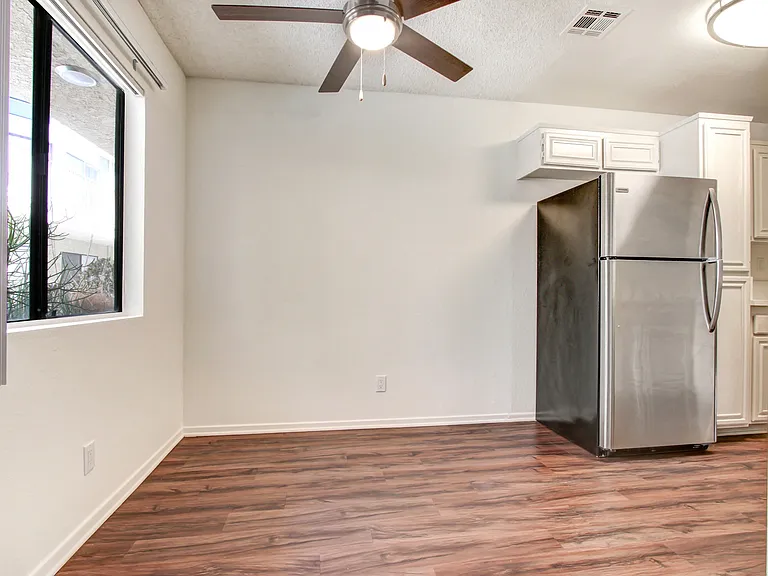 11325 Morrison St — Photo 66