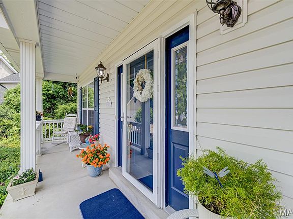 4th image of 380 Huntleigh Manor Dr