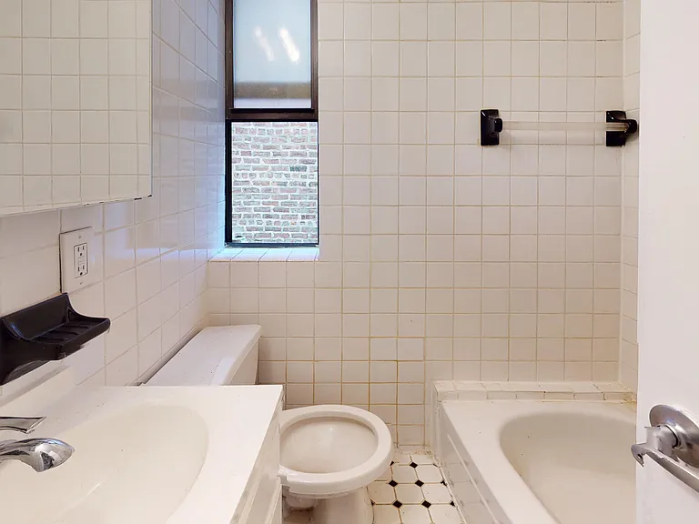307 E 77th St #5E — Photo 10