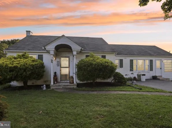 103 Washington Ln, Coatesville, PA 19320