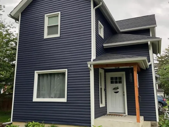 319 S Johnson St, Garrett, IN 46738