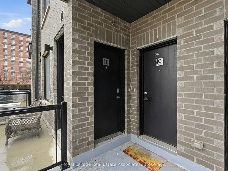 3425 Ridgeway Dr #10 — Photo 2