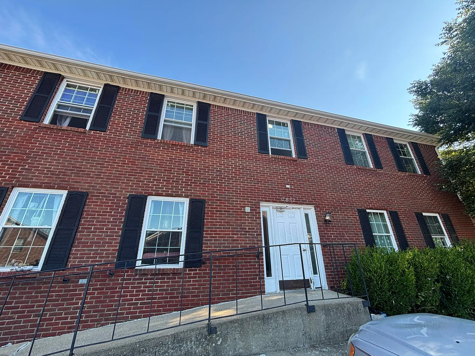 2 bed, 1.5 bath, 1200 sqft, $1,100 — Photo 2