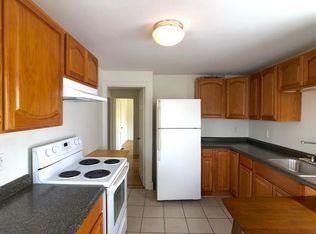 29 Stockton Dr, Middletown, RI 02842