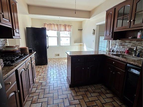 4th image of 112 Hill Hollow Rd