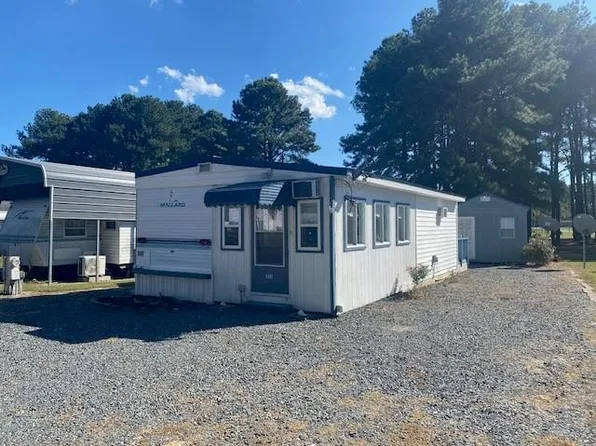 466 Bay Breeze Dr, Horntown, VA 23395