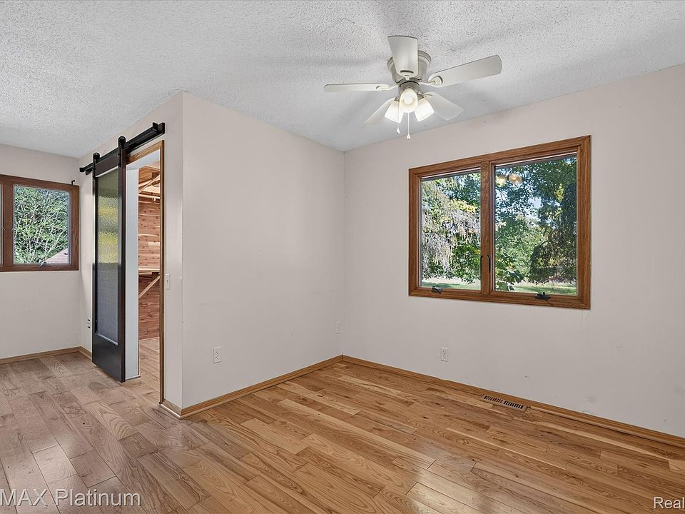 21955 Spearswood Dr, photo 14