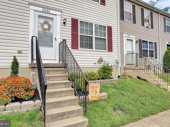 3rd image of 2232 Melrose Ln