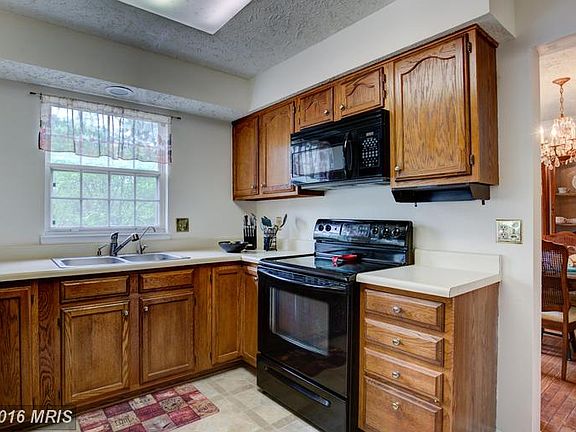 2nd image of 462 Westmoreland Dr