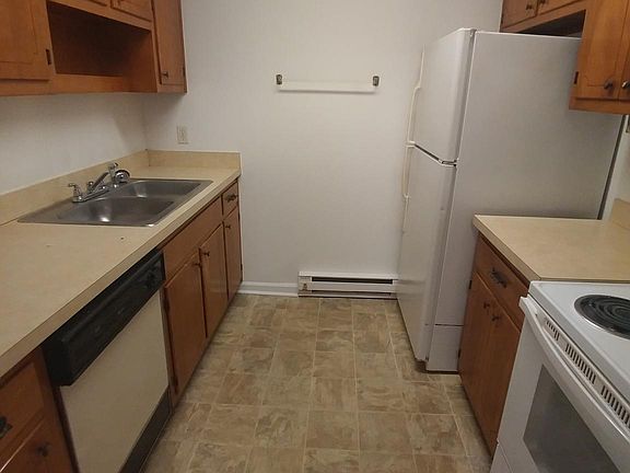 2nd image of 988 N King St APT 12