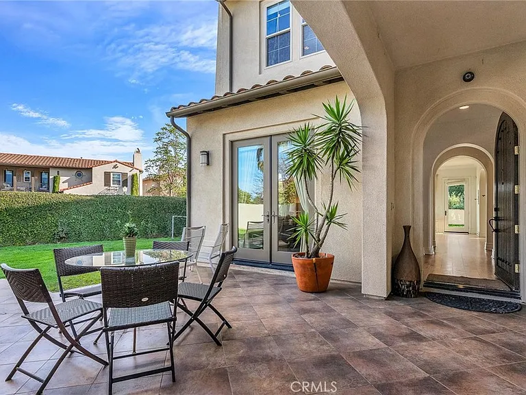 8001 Ocean Bluff Dr — Photo 2