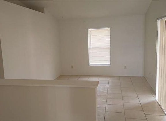 3rd image of 3346 Princess Diana Blvd