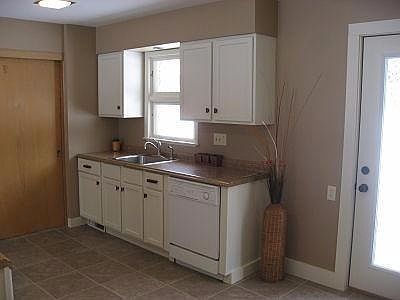5th image of 724 N Bel Ayr Dr