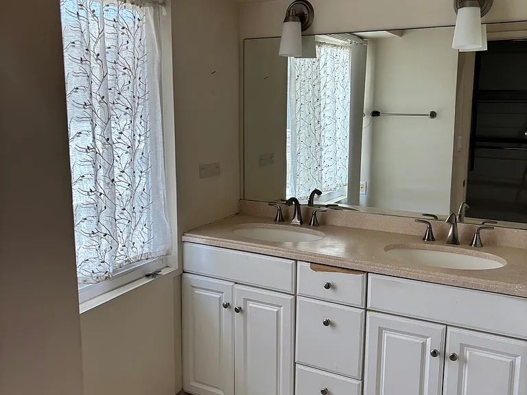 915 Ocean Ave #302 — Photo 34