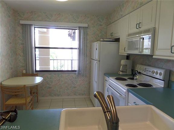 4th image of 221 Fox Glen Dr APT 2205