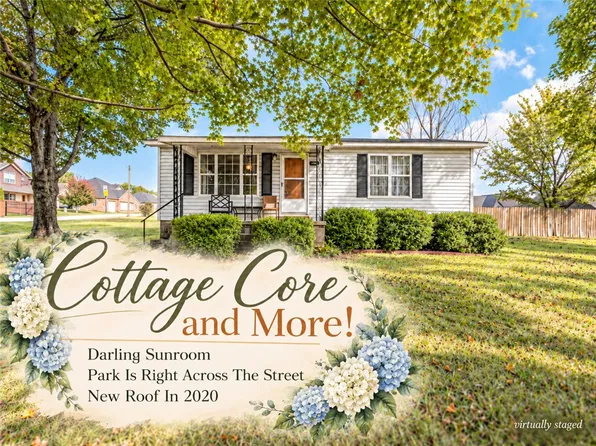 1070 Bliss St, Centerton, AR 72719